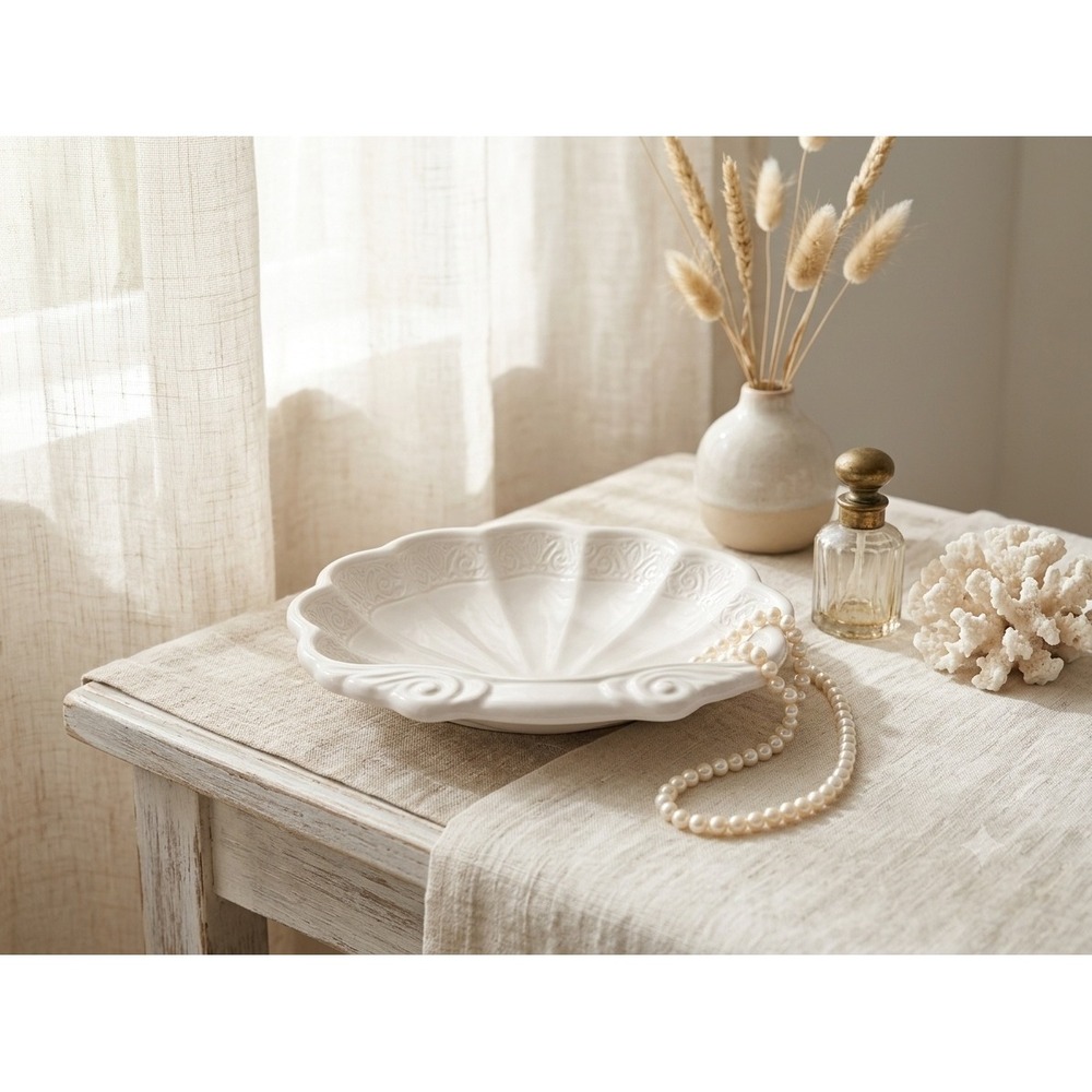 Vintage Pfaltzgraff White Ceramic Scalloped Shell Trinket Soap Dish Made in USA